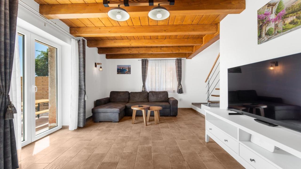 Holiday Home Lino Dajla Exterior photo